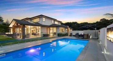 outsideppool-370x200_c